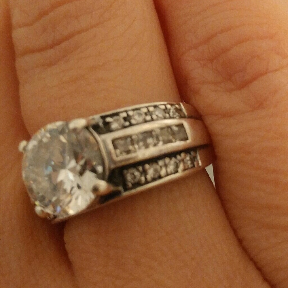 PRETTY VINTAGE FAUX DIAMOND RING 💎 - Picture 3 of 8